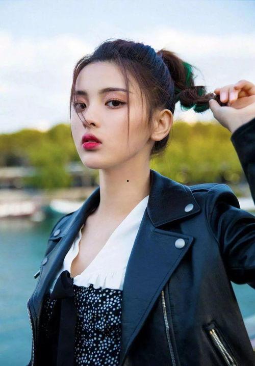 爱豆吃瓜娱乐酱吴谨言,从爱豆到吃瓜娱乐酱，她如何成为娱乐圈的焦点人物？