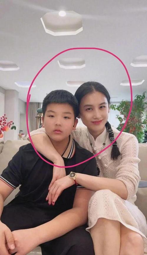 娱乐圈吃瓜爆料女生微博,揭秘微博背后的明星八卦风云